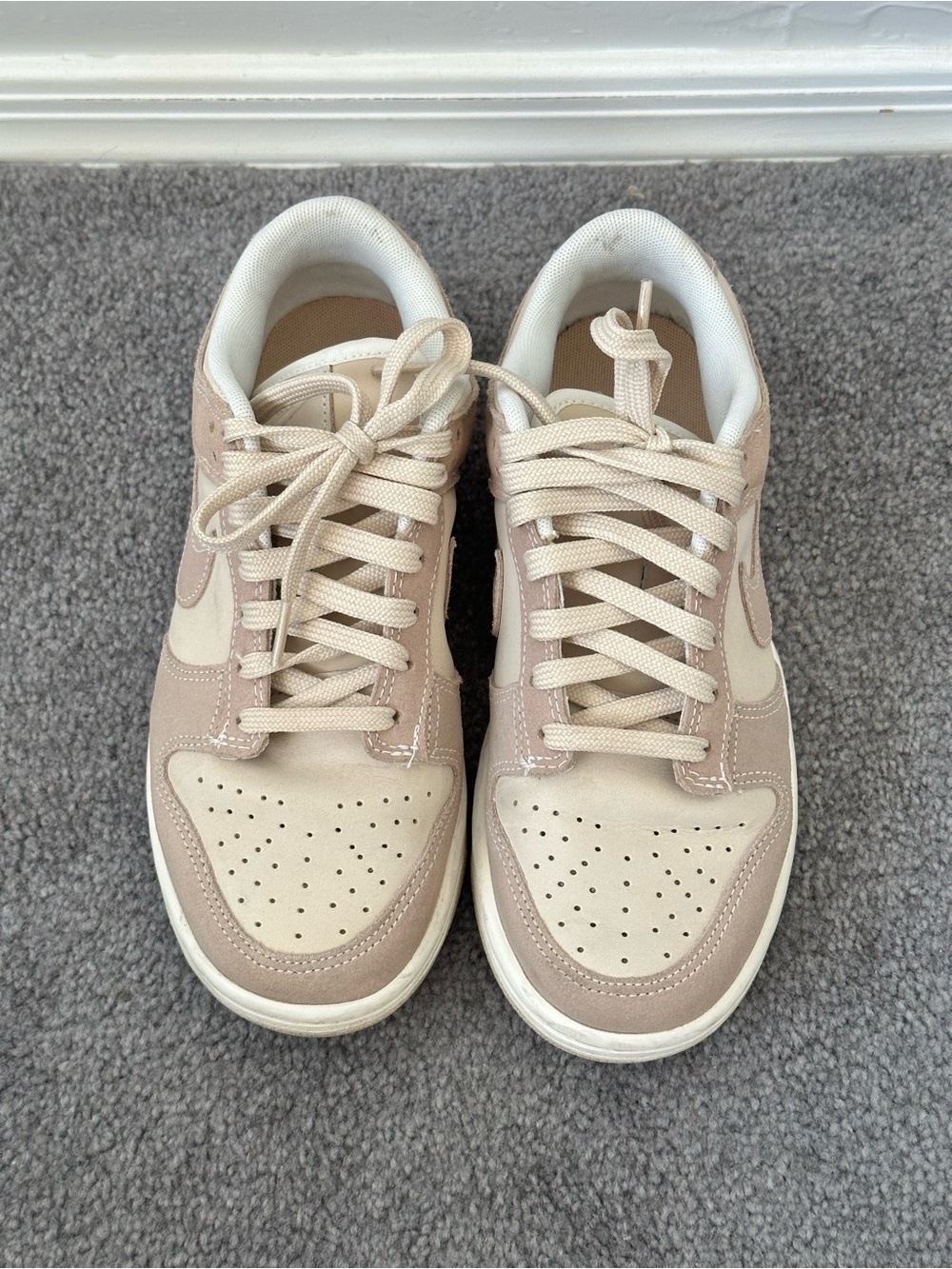 Nike Dunk Low SE in “Sanddrift”